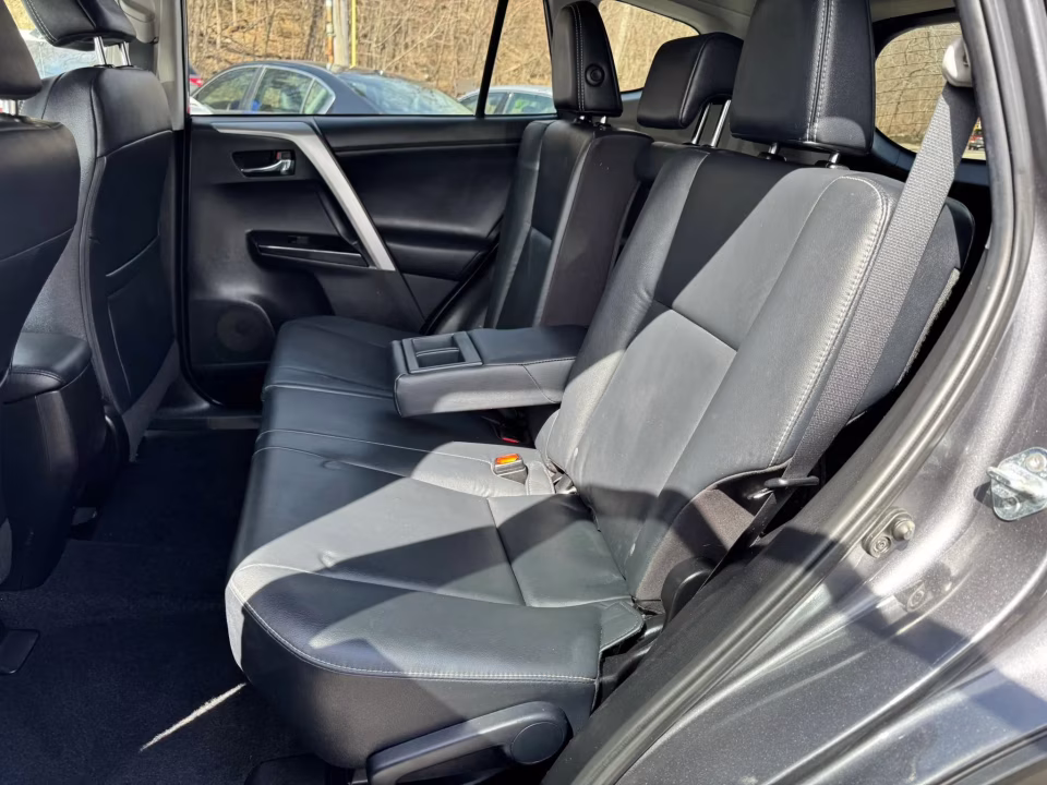 2016 Toyota RAV4 Limited - Photo 12