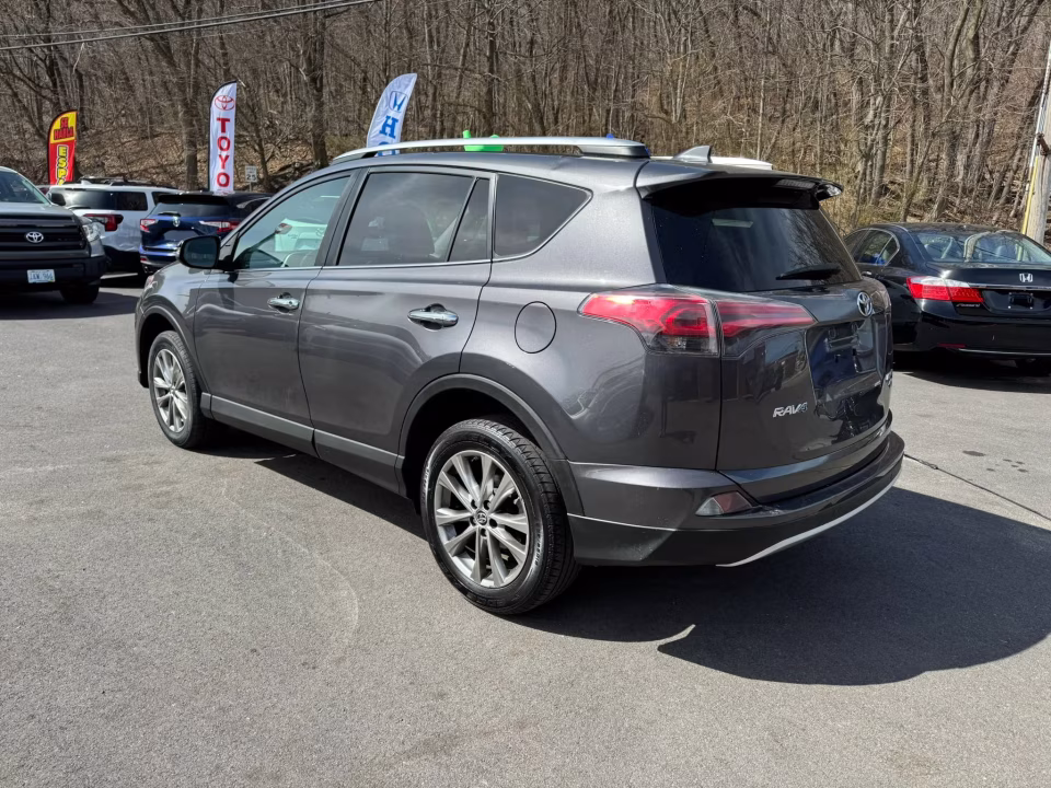 2016 Toyota RAV4 Limited - Photo 7