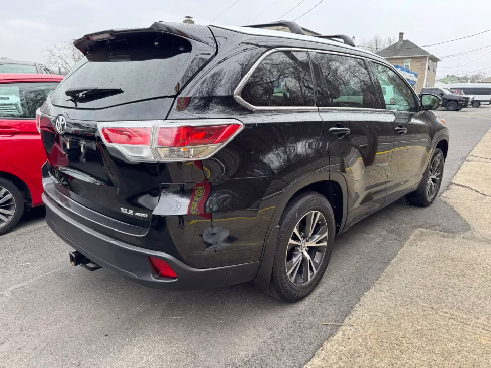 2016 Toyota Highlander XLE - Photo 5